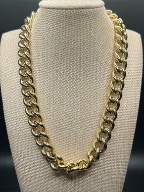 Gold Chunky Cuban Link Necklace - Women's Fashion Jewelry. Heavy 1980s gold tone